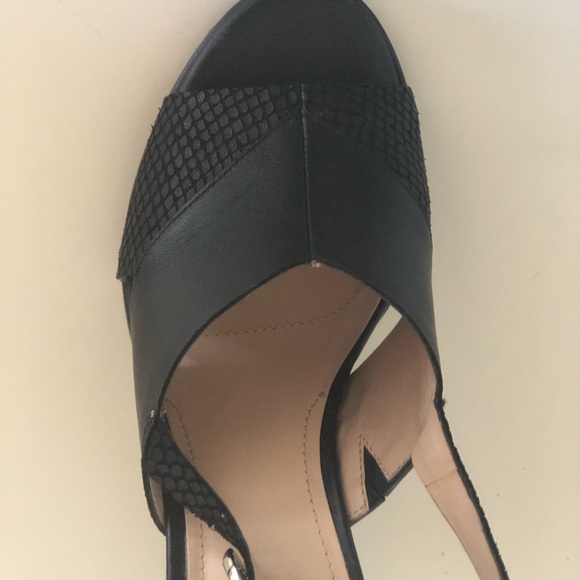 Tahari Kingston Block Slingback Heels. Size 8 - Picture 6 of 10